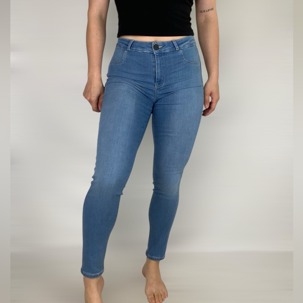 FITJEANS Women's Skinny Jeans in Light Blue Denim